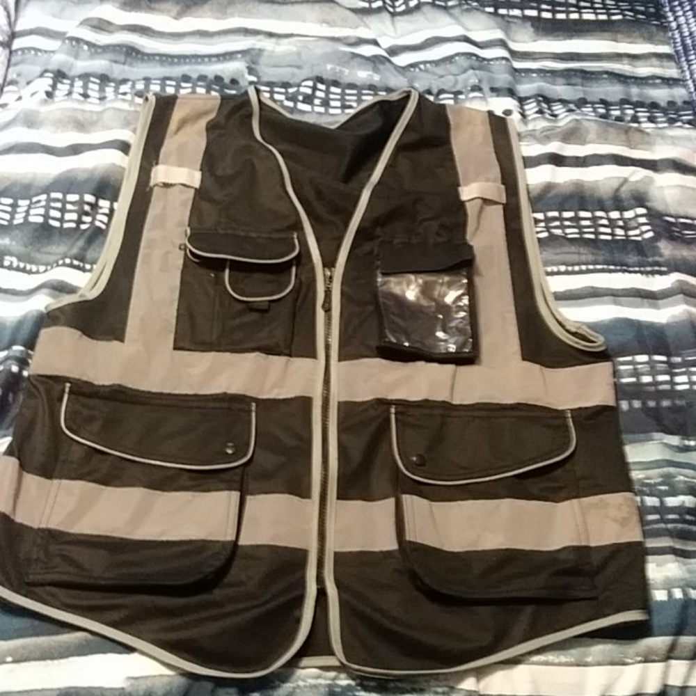 Mens safety vest black and silver! Size XL